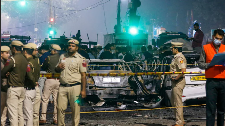 लाल किला ब्लास्ट जांच में बड़ा खुलासा, फर्जी पहचान और ऑनलाइन खरीदारी से तैयार हुआ विस्फोटक नेटवर्क