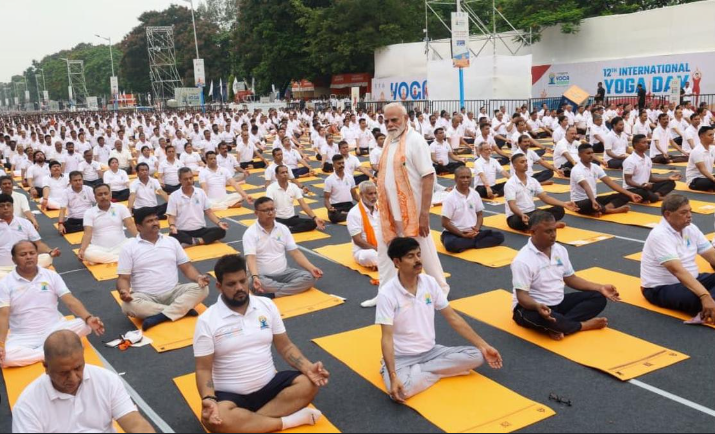 योग बना दुनिया को जोड़ने वाला सेतु, अंतरराष्ट्रीय योग दिवस पर कोलकाता से पीएम मोदी का संदेश