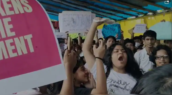 असम के मंत्री की बेटी छात्रों के प्रदर्शन में शामिल, NEET-UG विवाद पर केंद्र से कार्रवाई की मांग तेज