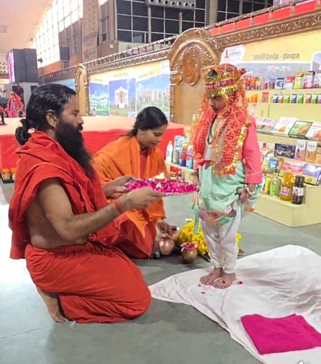 स्वामी रामदेव का बड़ा बयान: बलात्कारियों, भ्रष्टाचारियों को फांसी की मांग